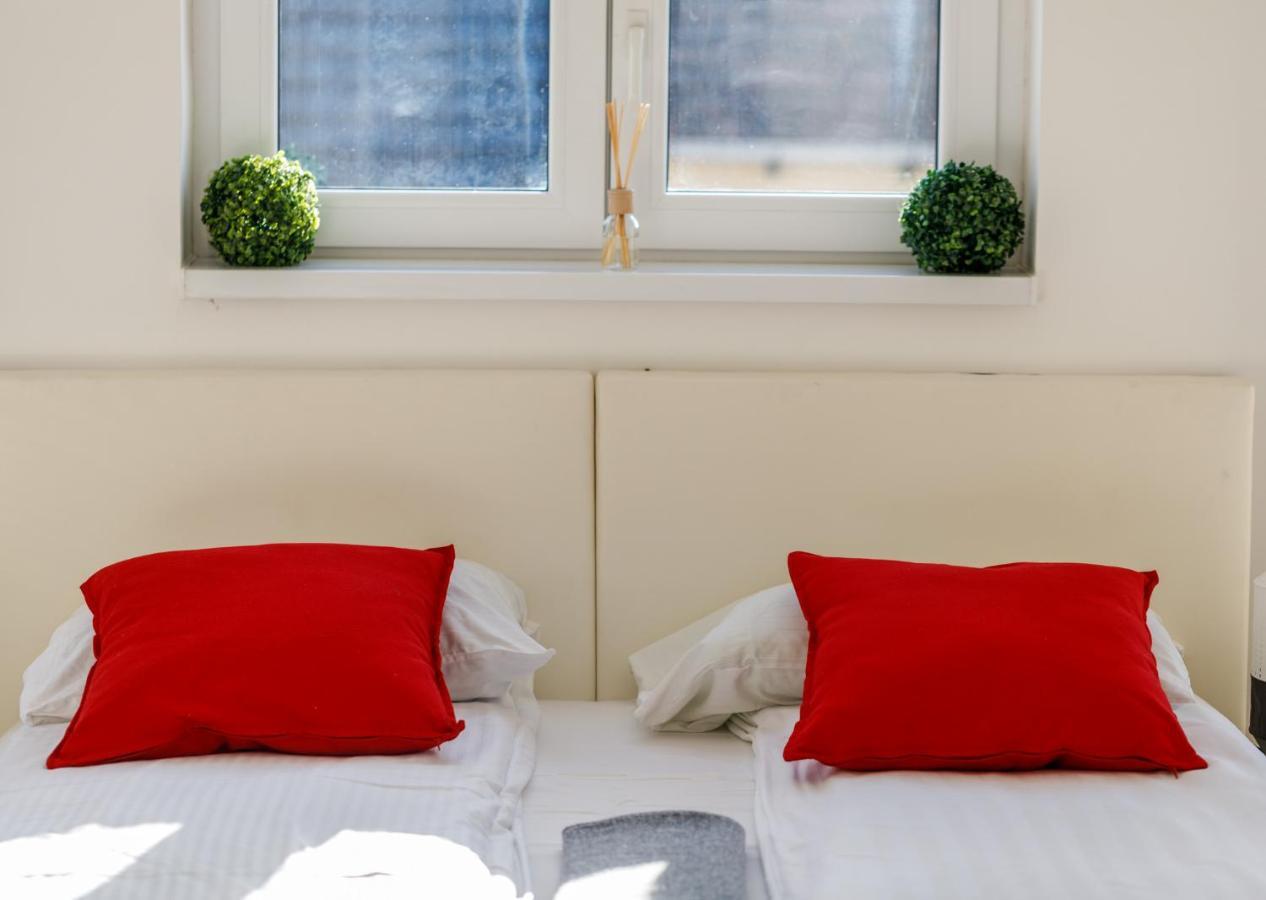 Kristall Apartments Sabac Bagian luar foto